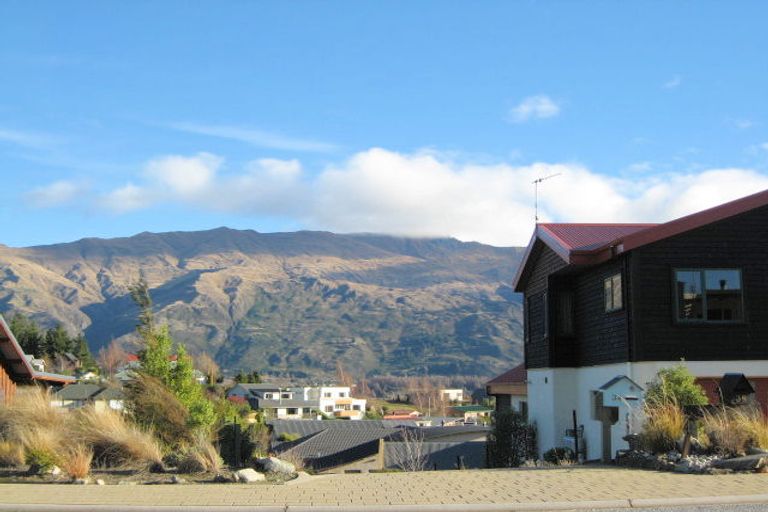 Photo of property in 30 Kings Drive, Wanaka, 9305
