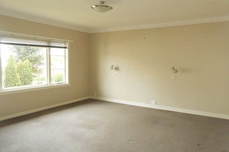 Photo of property in 280 Great South Road, Papakura, 2110