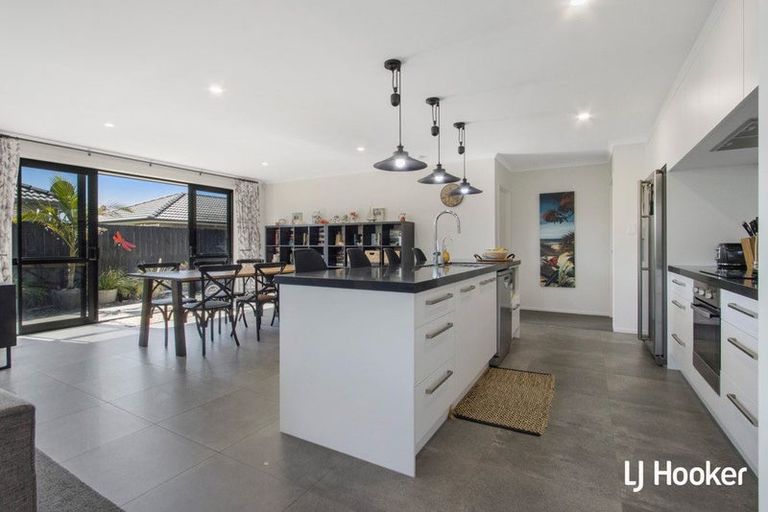 Photo of property in 14 Reel Road, Athenree, Waihi Beach, 3611