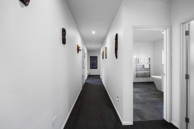 Photo of property in 22 Mercade Close, Stratford, 4332