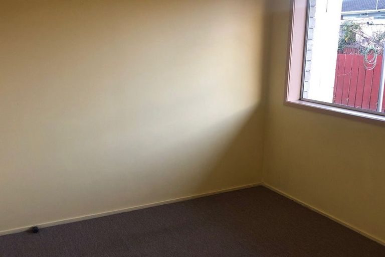 Photo of property in 2/8 Margaret Road, Papatoetoe, Auckland, 2025