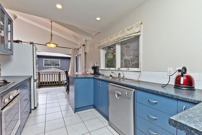 Photo of property in 74 Eskdale Road, Birkdale, Auckland, 0626