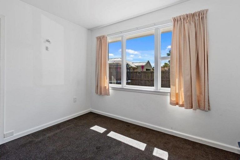 Photo of property in 303 Burwood Road, Burwood, Christchurch, 8083