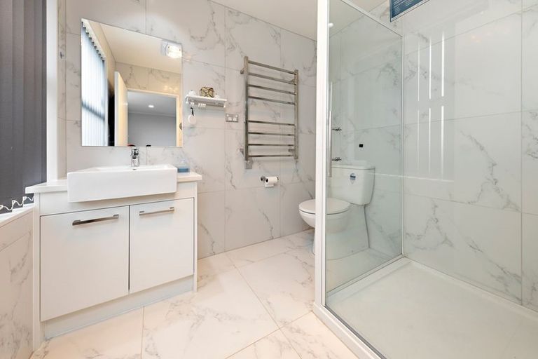 Photo of property in 11 Taupinga Way, Takanini, 2112