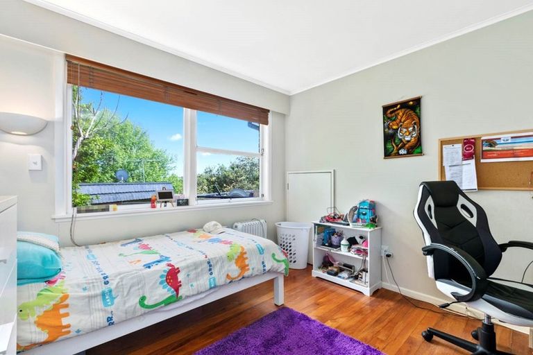 Photo of property in 20 Holt Avenue, Torbay, Auckland, 0630