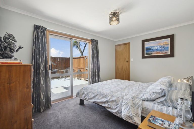 Photo of property in 43 Kaikoura Street, Maupuia, Wellington, 6022