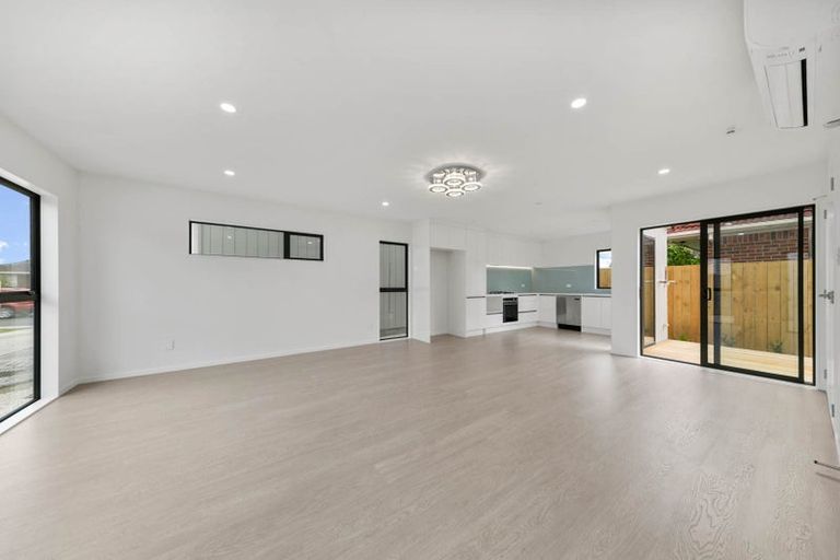 Photo of property in 90c Seymour Road, Sunnyvale, Auckland, 0612