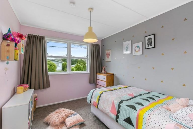 Photo of property in 64 Mark Avenue, Paparangi, Wellington, 6037