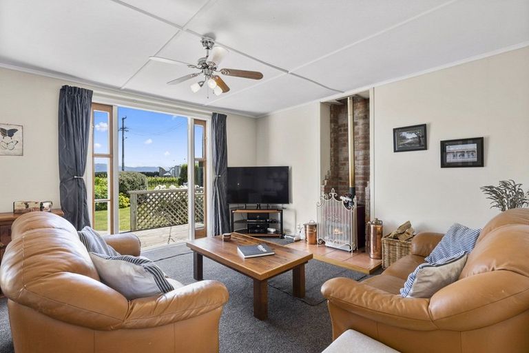 Photo of property in 54 Princess Street, Martinborough, 5711