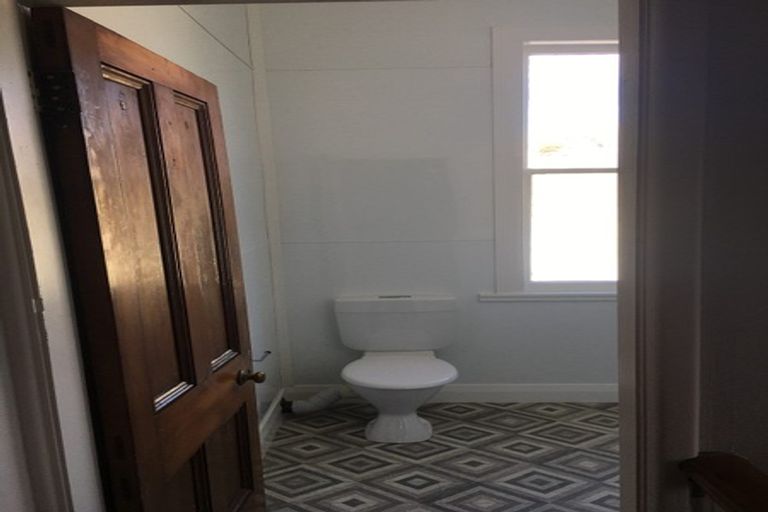 Photo of property in 13 Myrtle Crescent, Mount Cook, Wellington, 6021