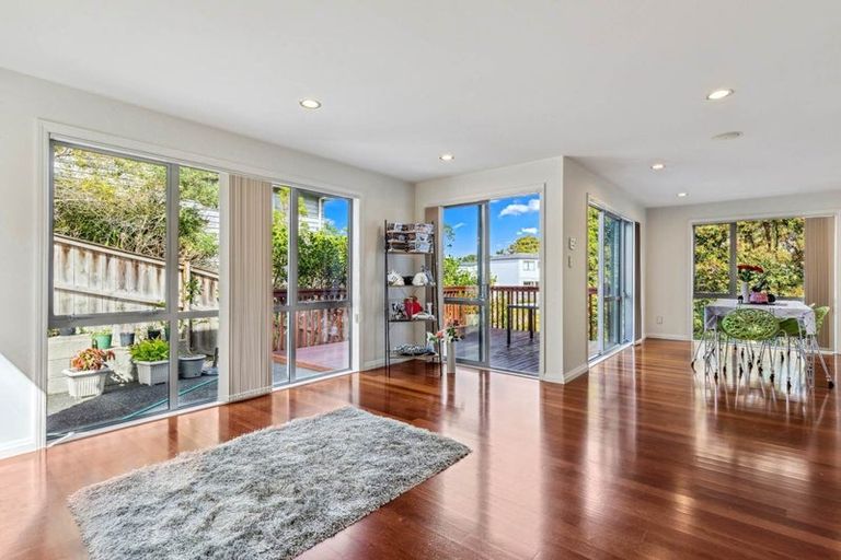 Photo of property in 27 The Avenue, Albany, Auckland, 0632