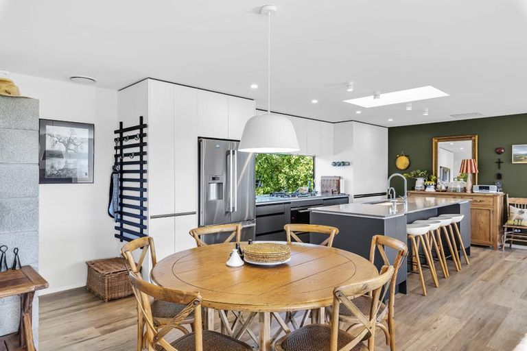 Photo of property in 1037 State Highway 1, Te Horo, Otaki, 5581