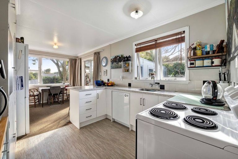 Photo of property in 8 Omata Road, Westown, New Plymouth, 4310