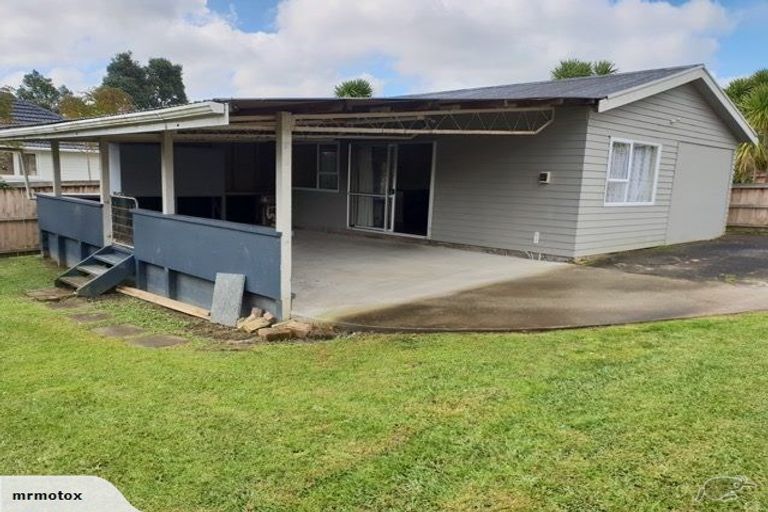 Photo of property in 16 Kaikoura Street, Henderson, Auckland, 0612