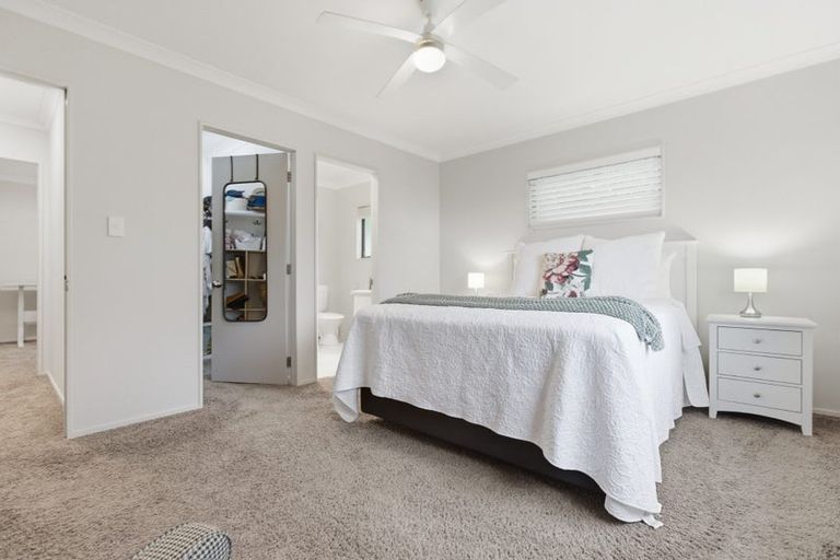 Photo of property in 21 Bateleur Close, Welcome Bay, Tauranga, 3112
