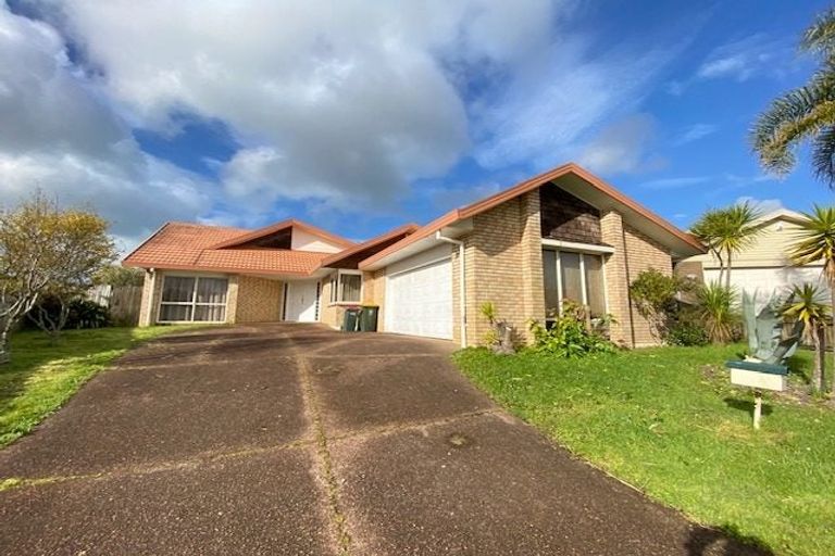 Photo of property in 14 Caldbeck Rise, Northpark, Auckland, 2013
