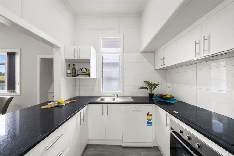 Photo of property in 15 Princes Street, Pukekohe, 2120