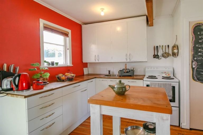 Photo of property in 3 Manuka Street, Castlecliff, Whanganui, 4501