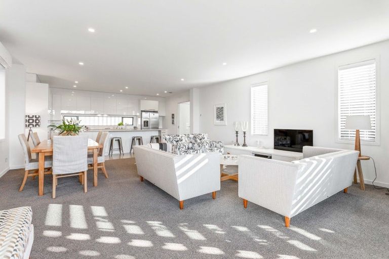 Photo of property in 352d Beach Road, Mairangi Bay, Auckland, 0630