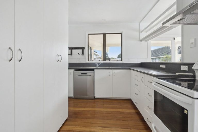 Photo of property in 16 Tawai Street, Trentham, Upper Hutt, 5018