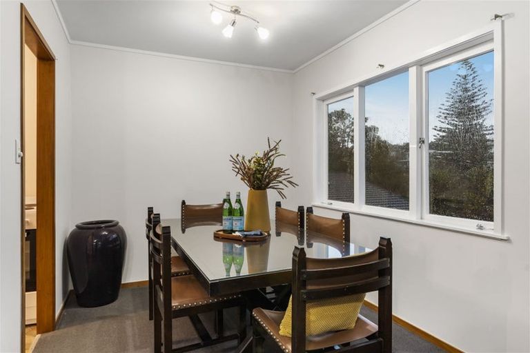 Photo of property in 1/5 Hellyers Street, Birkdale, Auckland, 0626