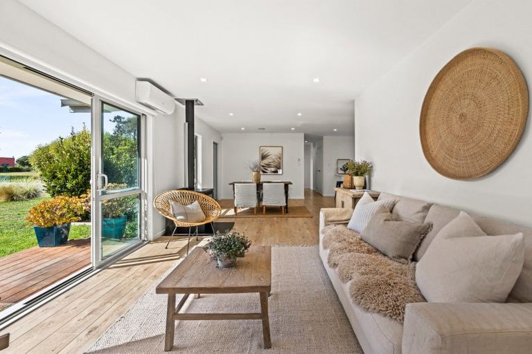 Photo of property in 14 Cape Grove, Haumoana, 4180