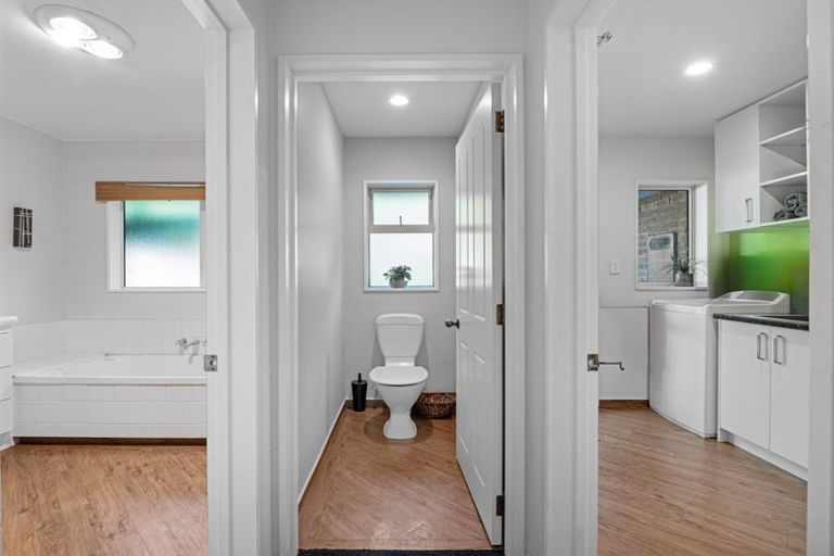 Photo of property in 29 Scarlet Oak Drive, West Melton, Christchurch, 7671