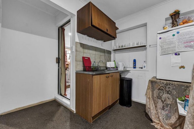 Photo of property in 31 Redwood Drive, Massey, Auckland, 0614