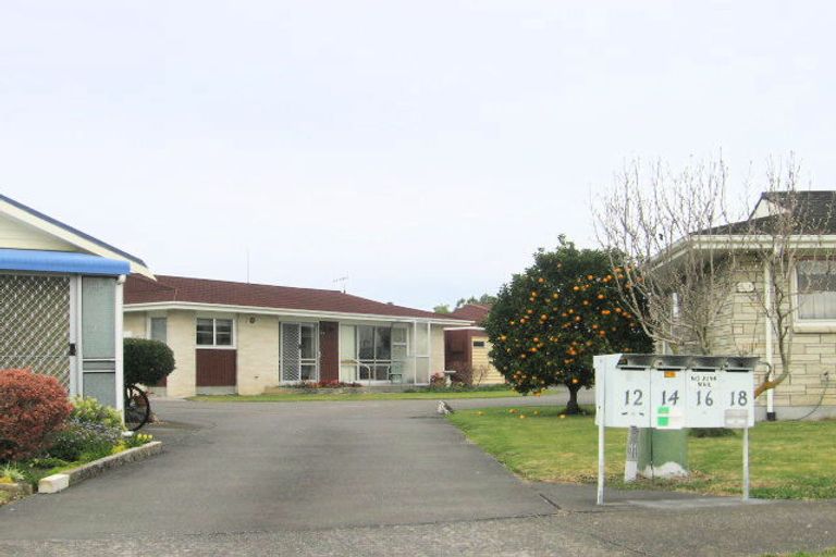 Photo of property in 14 Oxford Street, Taradale, Napier, 4112