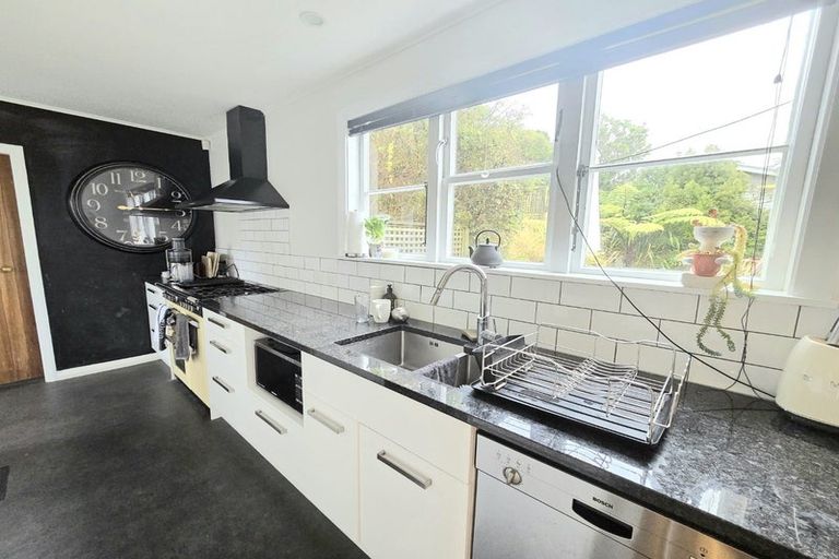 Photo of property in 106 Campbell Street, Karori, Wellington, 6012