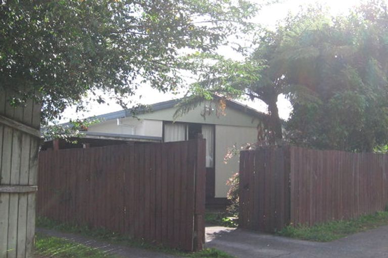 Photo of property in 8 Cameron Place, Ranui, Auckland, 0612