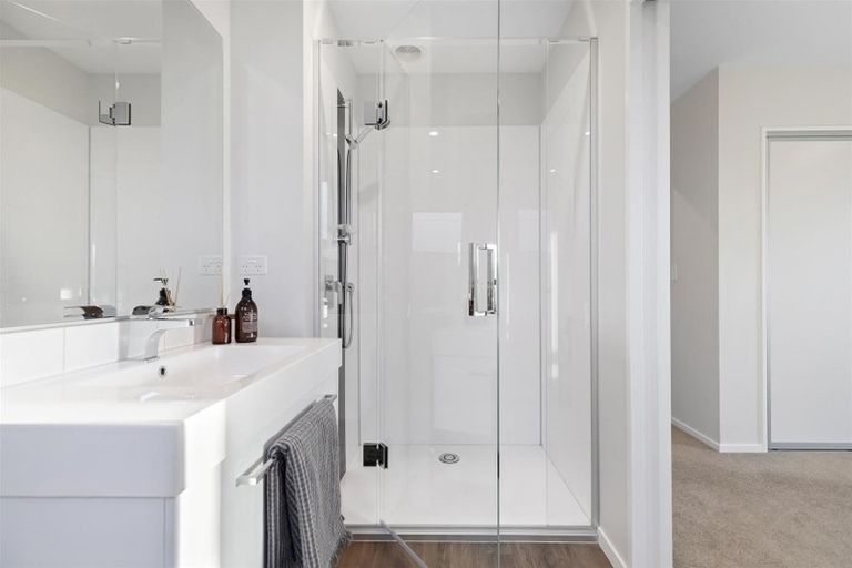 Photo of property in 26 Mount Creighton Crescent, Wanaka, 9305