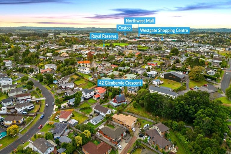 Photo of property in 42 Glenbervie Crescent, Massey, Auckland, 0614