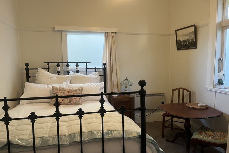 Photo of property in 9 Waiteata Road, Kelburn, Wellington, 6012