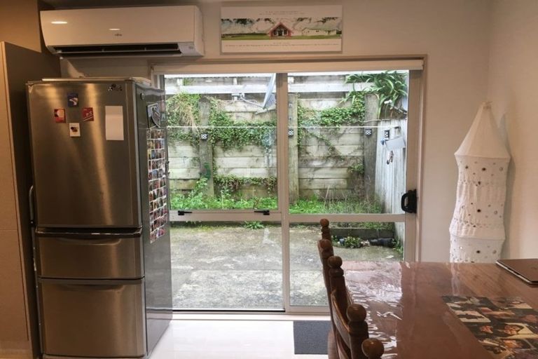 Photo of property in 33u2 Hiropi Street, Newtown, Wellington, 6021