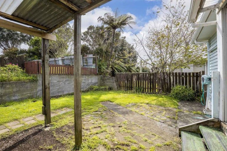 Photo of property in 3 Wiremu Place, Blagdon, New Plymouth, 4310