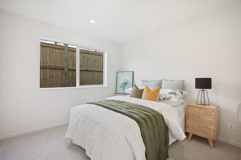 Photo of property in 39c Sorrel Crescent, Bucklands Beach, Auckland, 2012