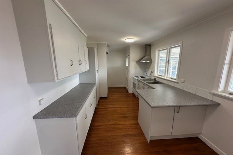 Photo of property in 12 Kokiri Street, Te Atatu South, Auckland, 0610