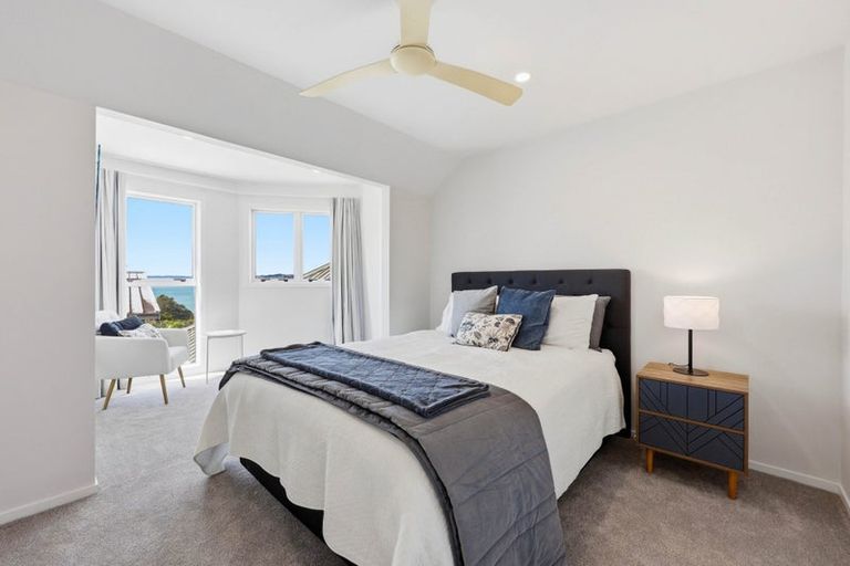 Photo of property in 2 Callender Place, Shelly Park, Auckland, 2014