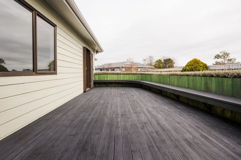 Photo of property in 26 Peppertree Glade, Kelvin Grove, Palmerston North, 4414