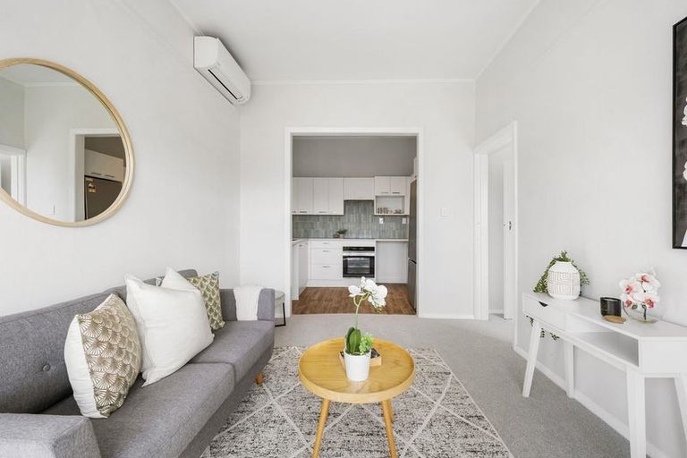 Photo of property in 29 Garden Road, Northland, Wellington, 6012