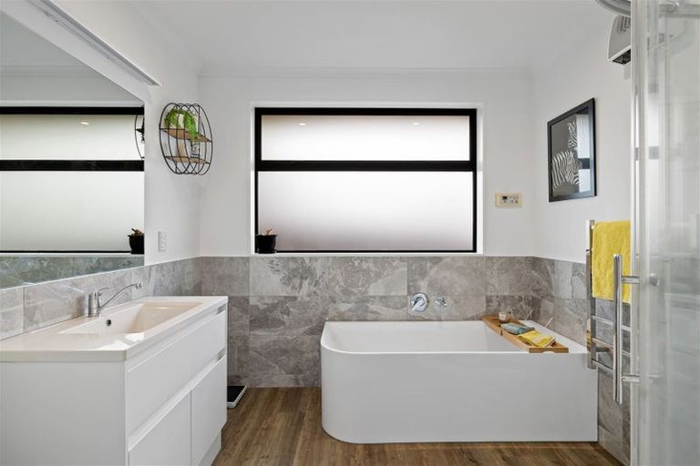 Photo of property in 443 Mairehau Road, Parklands, Christchurch, 8083