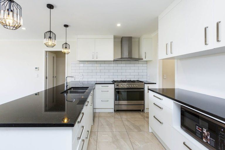 Photo of property in 16 Kerrigan Crescent, Wallaceville, Upper Hutt, 5018