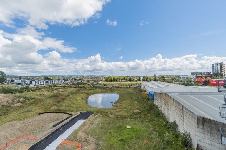 Photo of property in 6e/17 Crown Lynn Place, New Lynn, Auckland, 0600