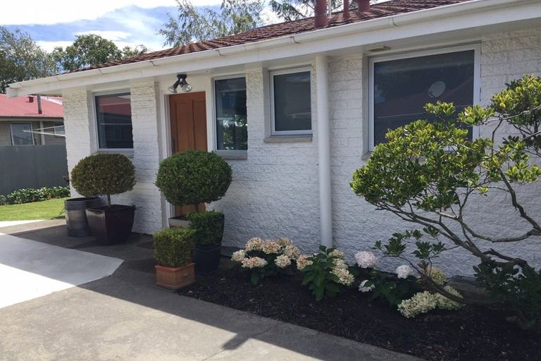 Photo of property in 75a Picton Avenue, Riccarton, Christchurch, 8011