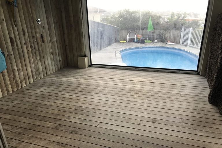 Photo of property in 3 Moera Place, Stanmore Bay, Whangaparaoa, 0932