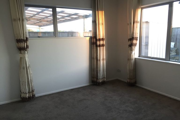 Photo of property in 18 Kira Road, Flat Bush, Auckland, 2016