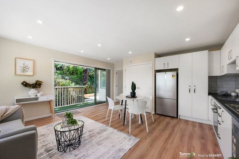 Photo of property in 2 Huntingdon Street, Northland, Wellington, 6012