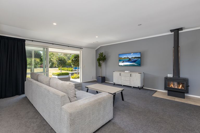Photo of property in 10 Eves Valley Road, Brightwater, 7091