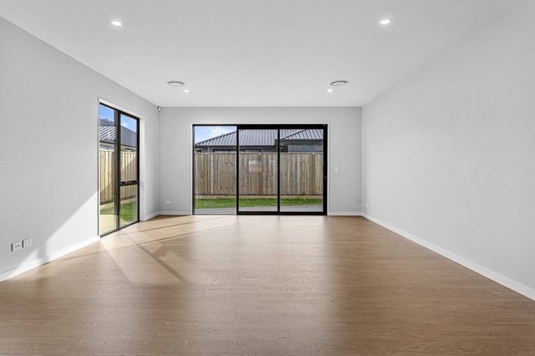 Photo of property in 6 Peak Lane, Halswell, Christchurch, 8025